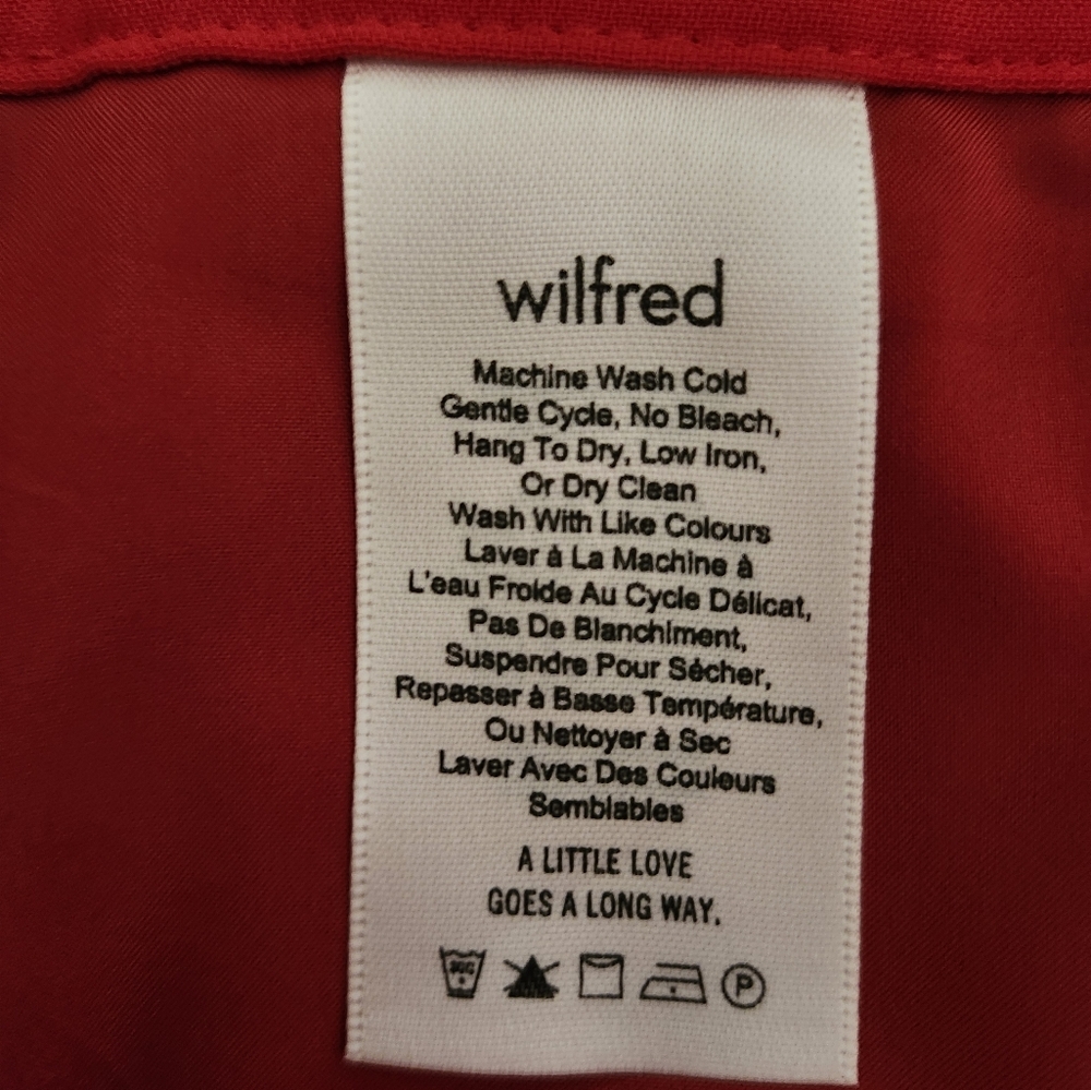 😻 3/$30 Aritzia Wilfred Red Scalloped Hem High Waist Shorts Size 2 - Picture 4 of 9